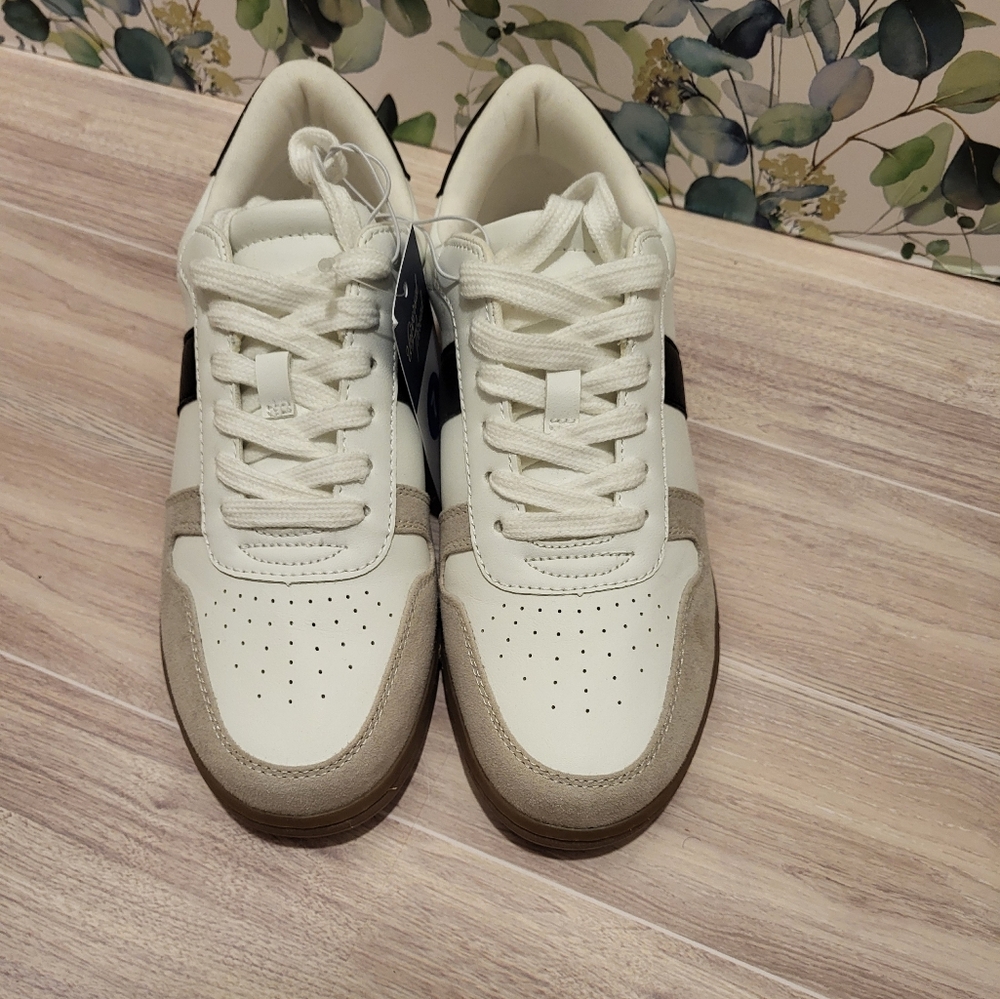 Universal Thread Sneakers - Picture 7 of 8